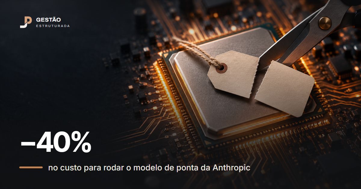 Tesoura corta ao meio uma etiqueta de preço presa a um processador, sobre uma placa de circuito iluminada em cobre